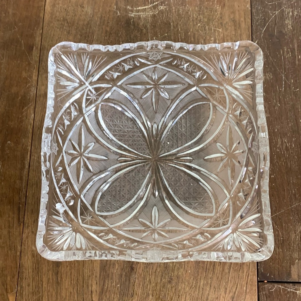 Violetta Lead‎ Crystal Hand-Cut Square Pinwheel detail serving decorative bowl